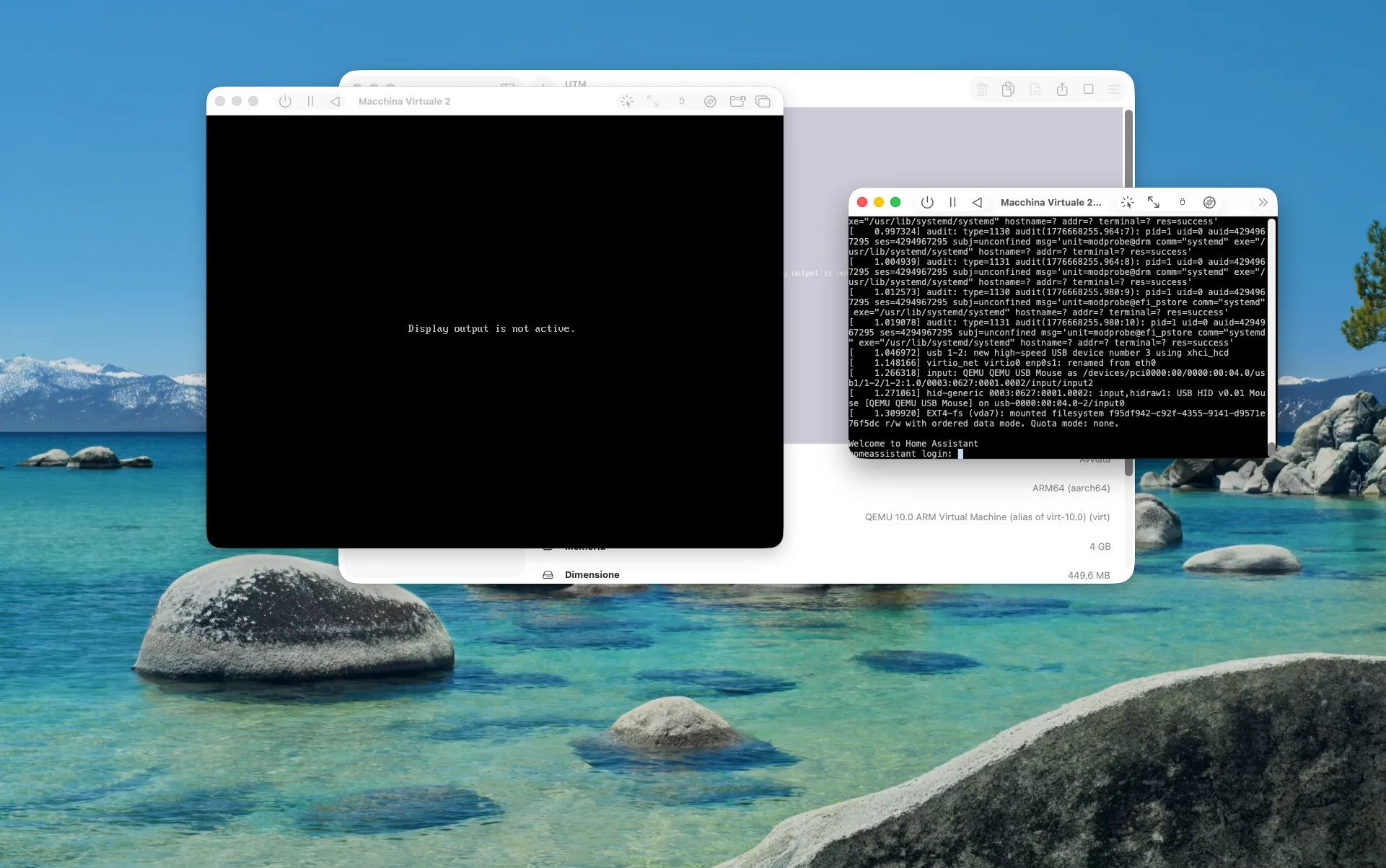 Due finestre UTM affiancate: a sinistra la schermata grafica con Display output is not active, a destra la console seriale con il prompt di login di Home Assistant
