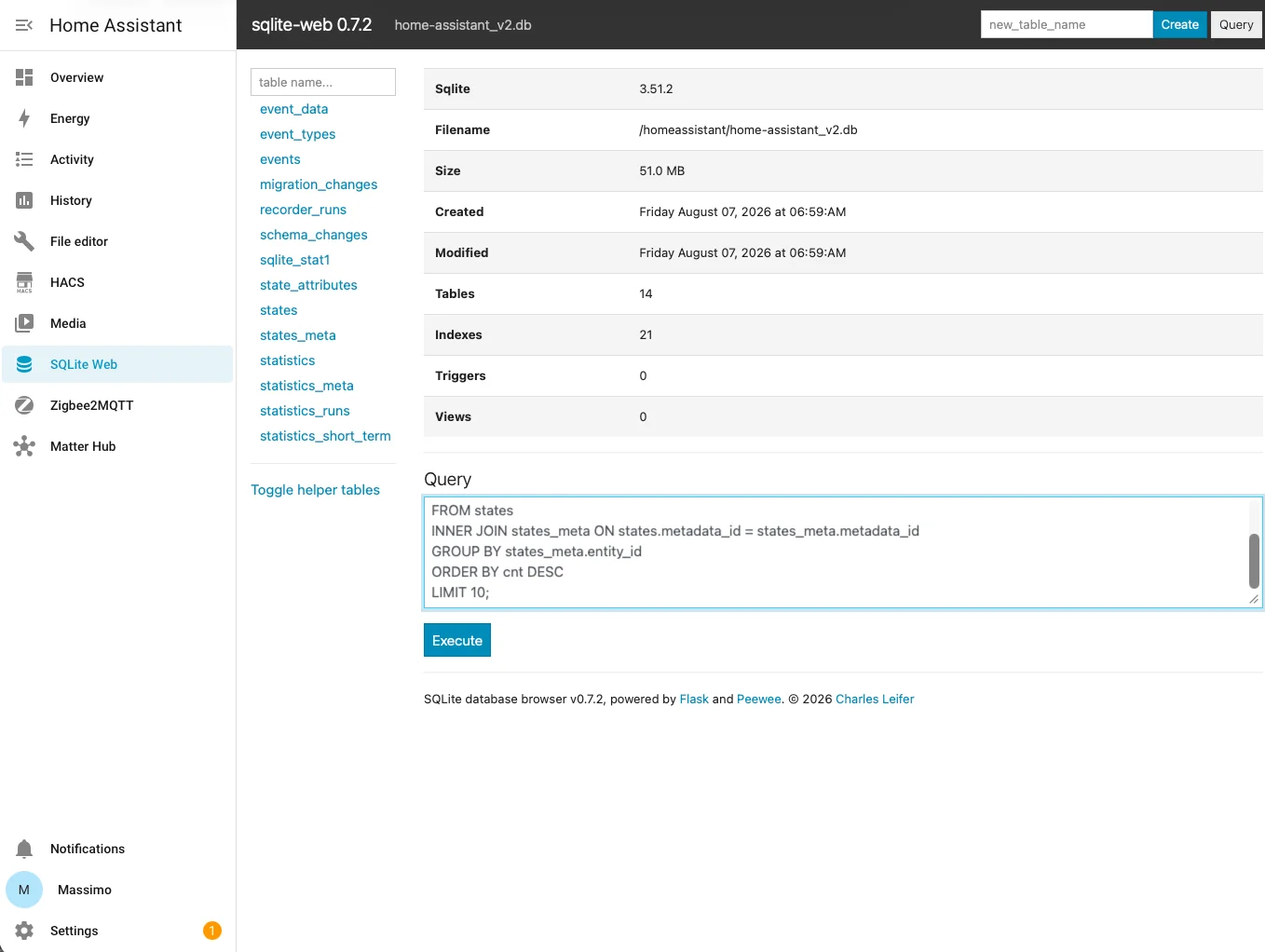 Add-on SQLite Web aperto su home-assistant_v2.db con l'elenco delle tabelle del recorder di Home Assistant